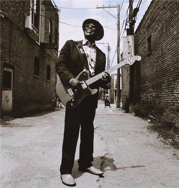 Bring \'Em In | Buddy Guy