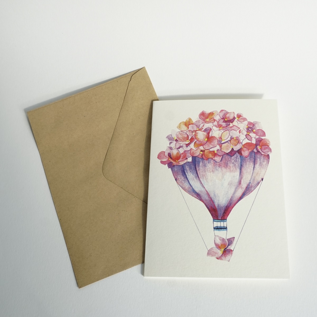 Felicitare - Balon cu aer cald - Floare hortensie | Ana-Maria Galeteanu Ilustrator