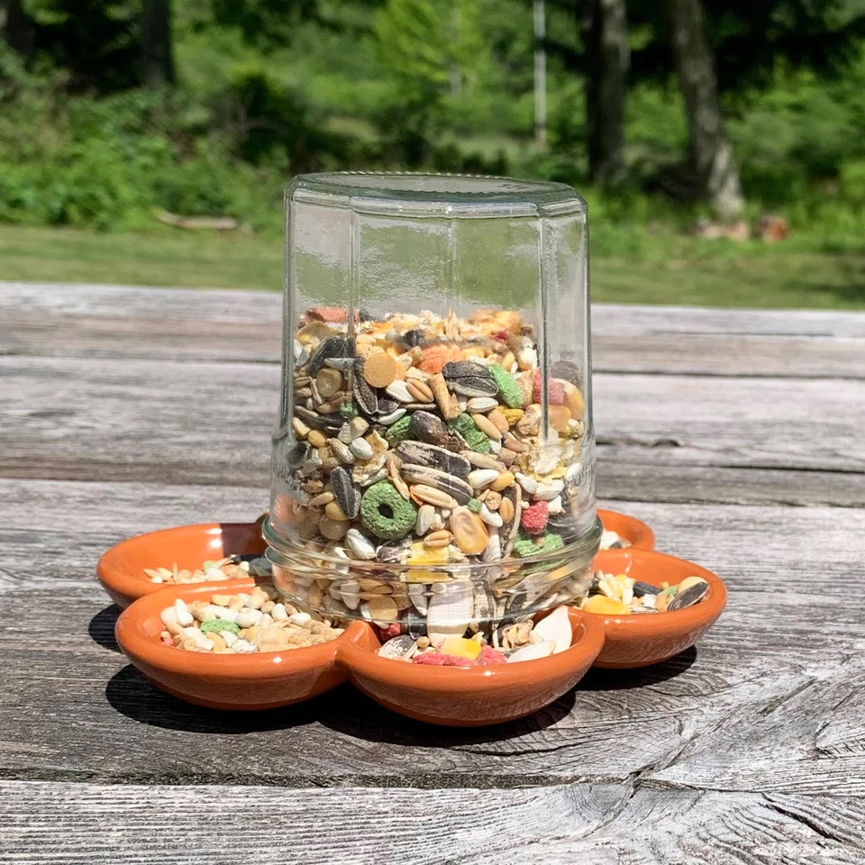 Hranitoare pentru pasari - Terracotta | Kikkerland