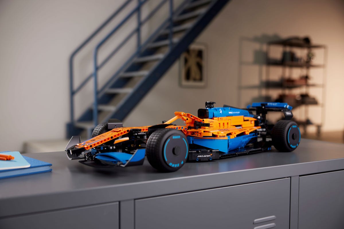 LEGO Technic - McLaren Formula 1 Race Car (42141) | LEGO - 4 | YEO