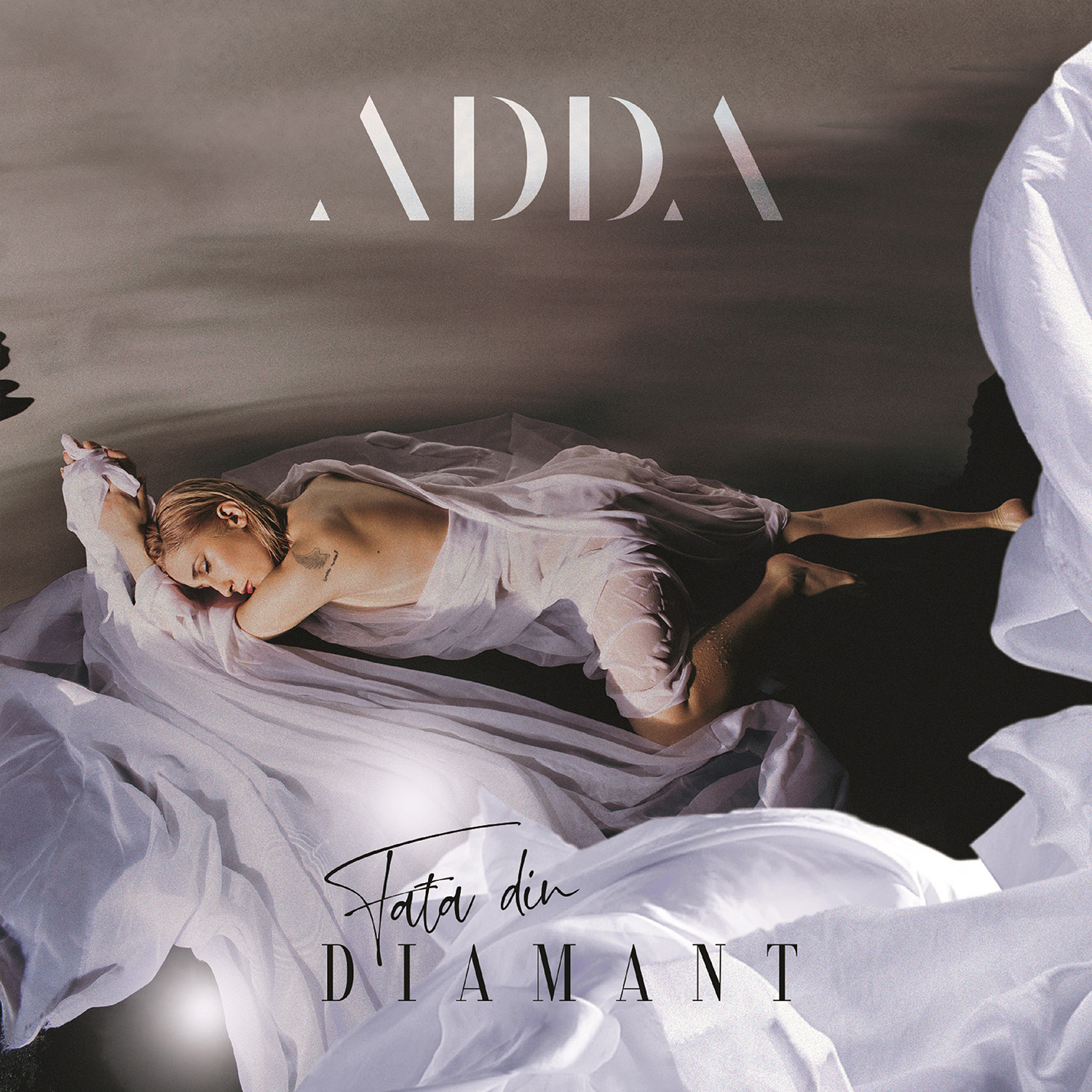 Fata din diamant | Adda