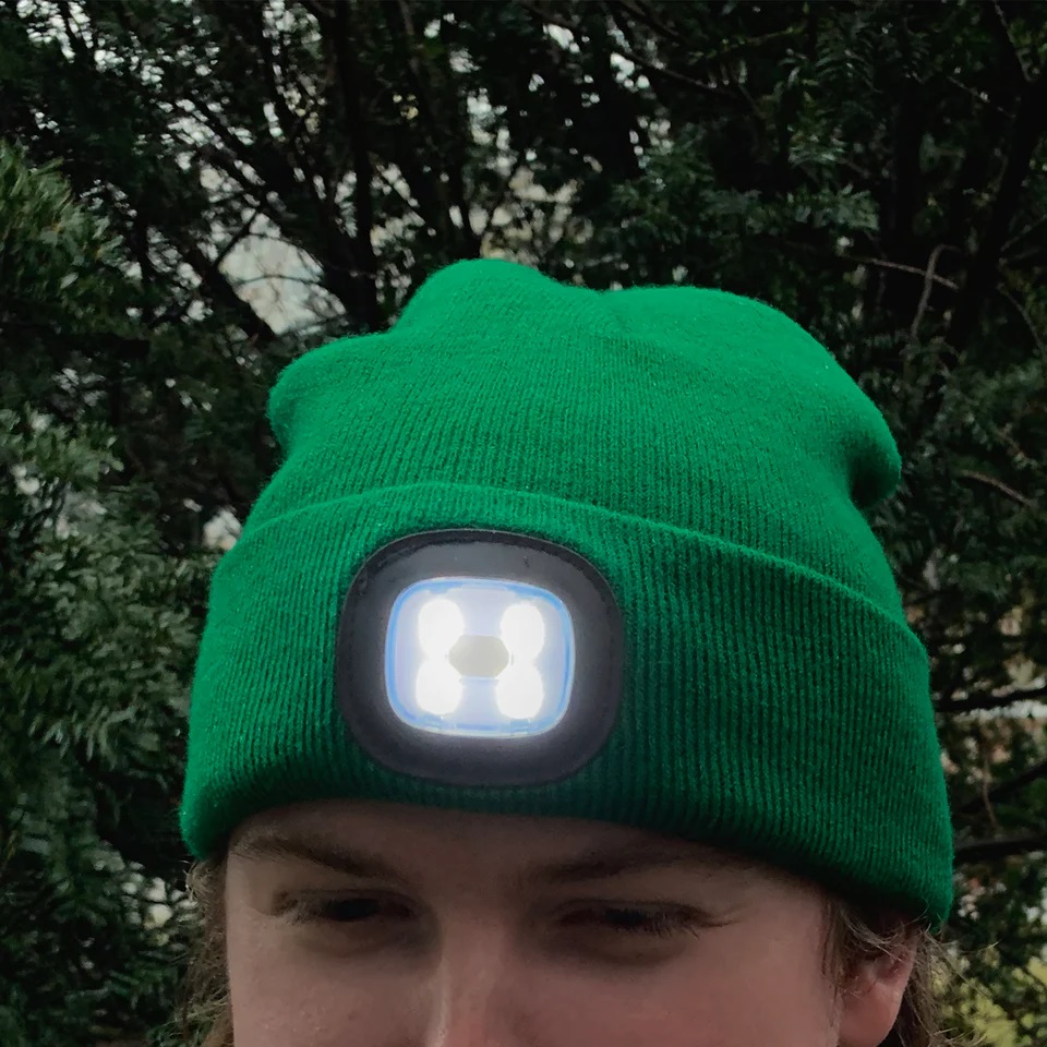 Caciula cu LED incorporat - Green Light Up Beanie | Kikkerland - 1 | YEO