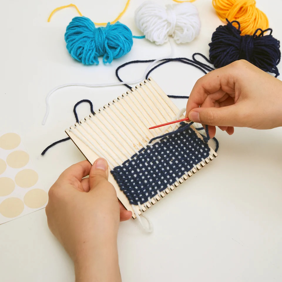 Kit creatie coastere - Crafters Loom Coaster Kit | Kikkerland