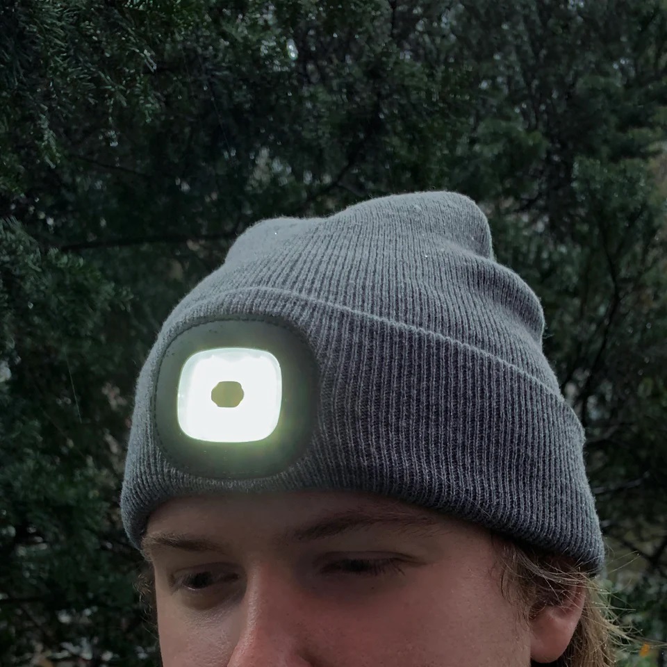 Caciula cu LED incorporat - Grey Light Up Beanie | Kikkerland - 1 | YEO