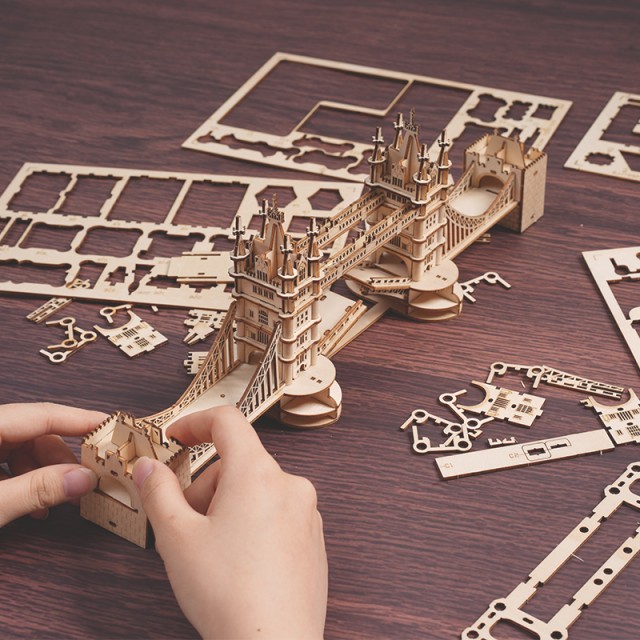 Puzzle 3D - Tower Bridge, 113 piese | Robotime image4