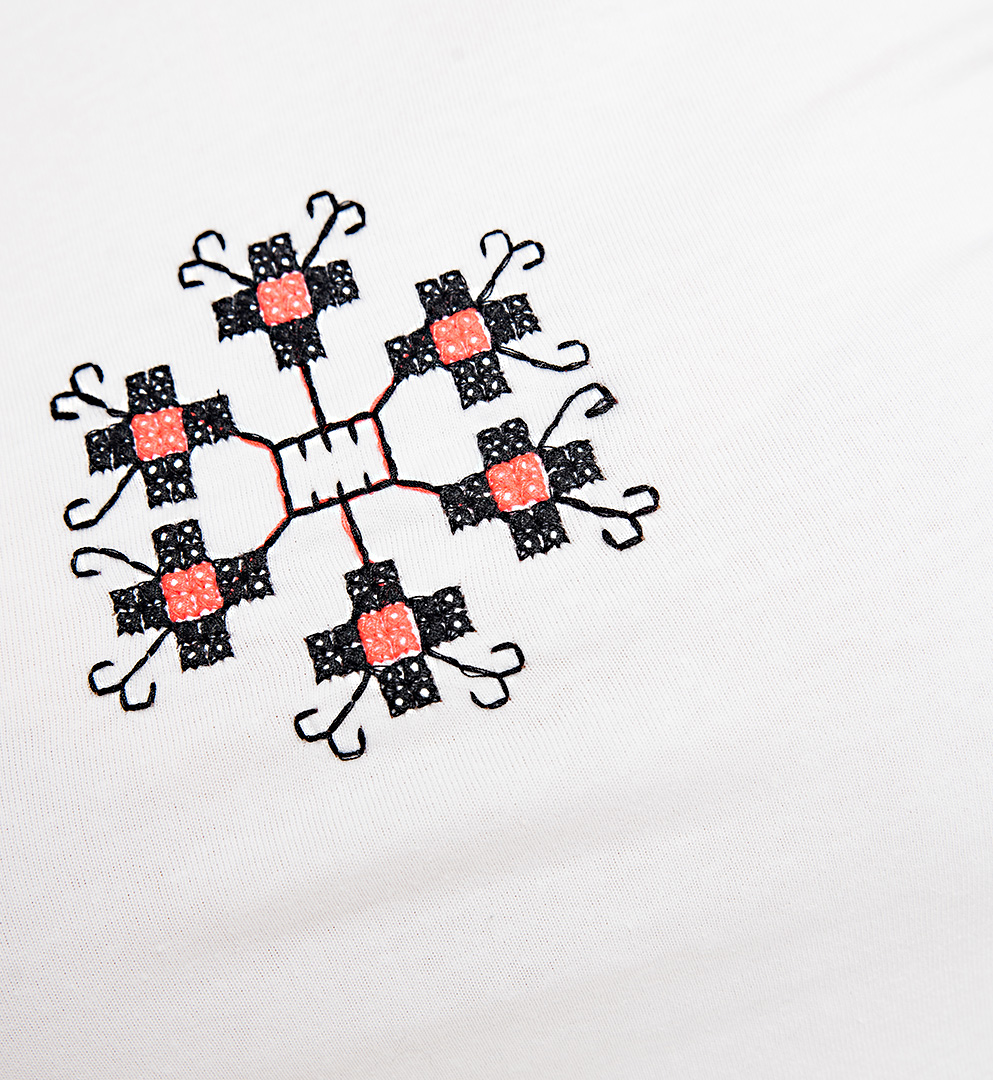 Tricou alb - Broderie fucsia neon si negru - Marimea L - Model 1 | The Dresser