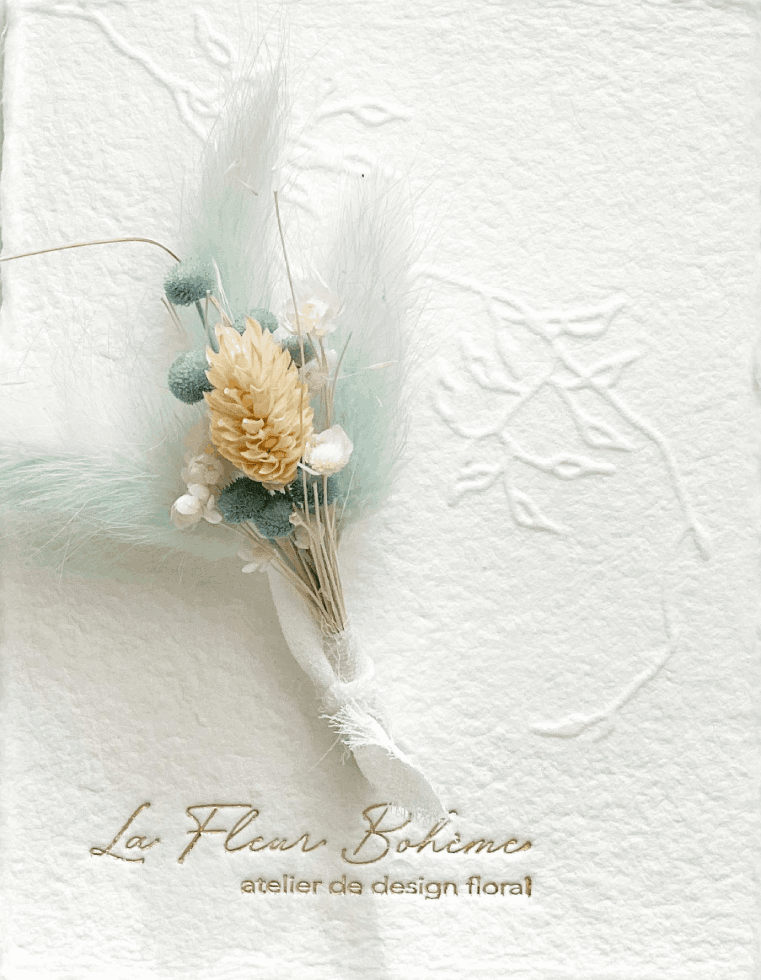 Brosa din flori uscate si conservate - Baby Blue | La Fleur Boheme