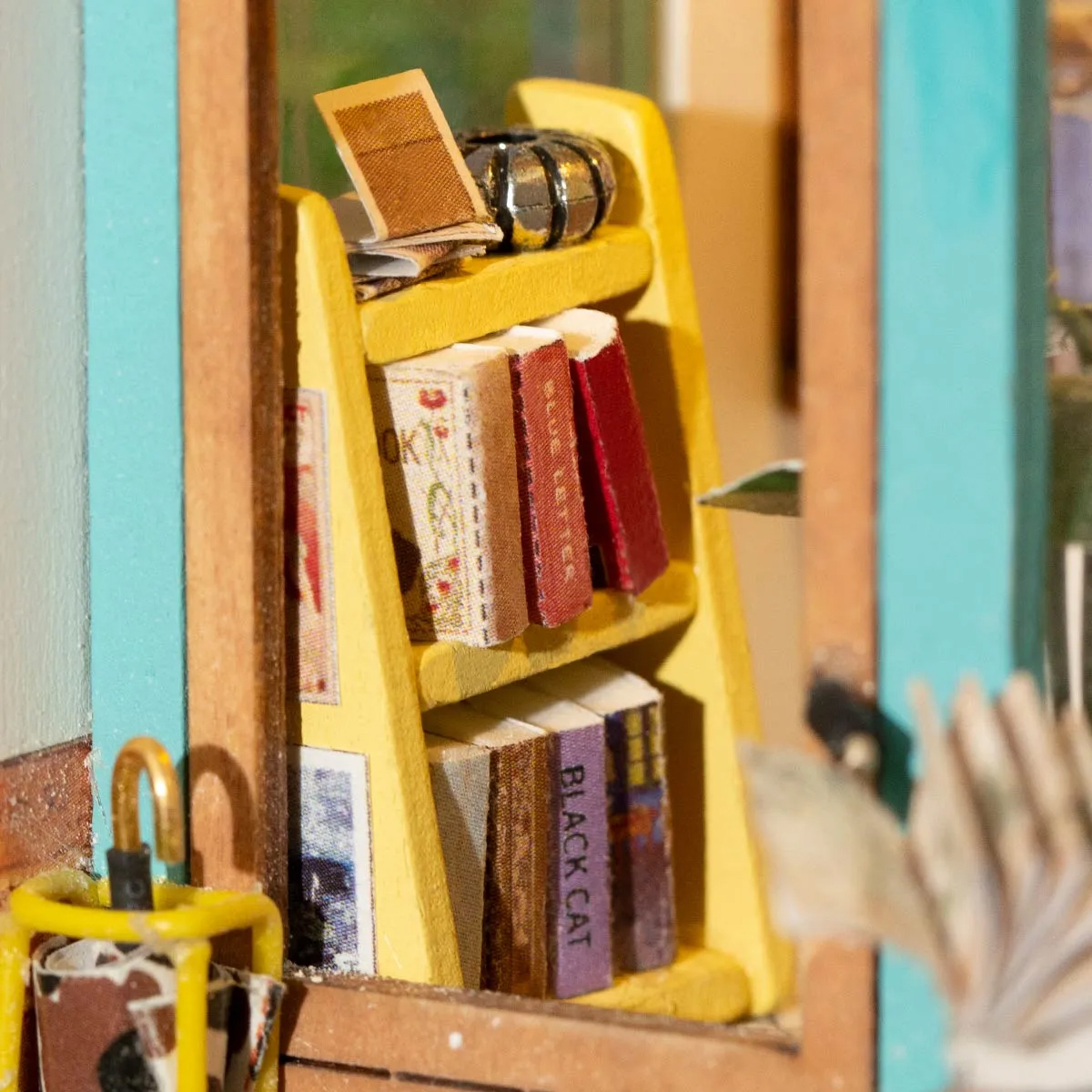 Set de constructie - Miniature Dollhouse - Free Time Bookshop | Rolife - 3 | YEO