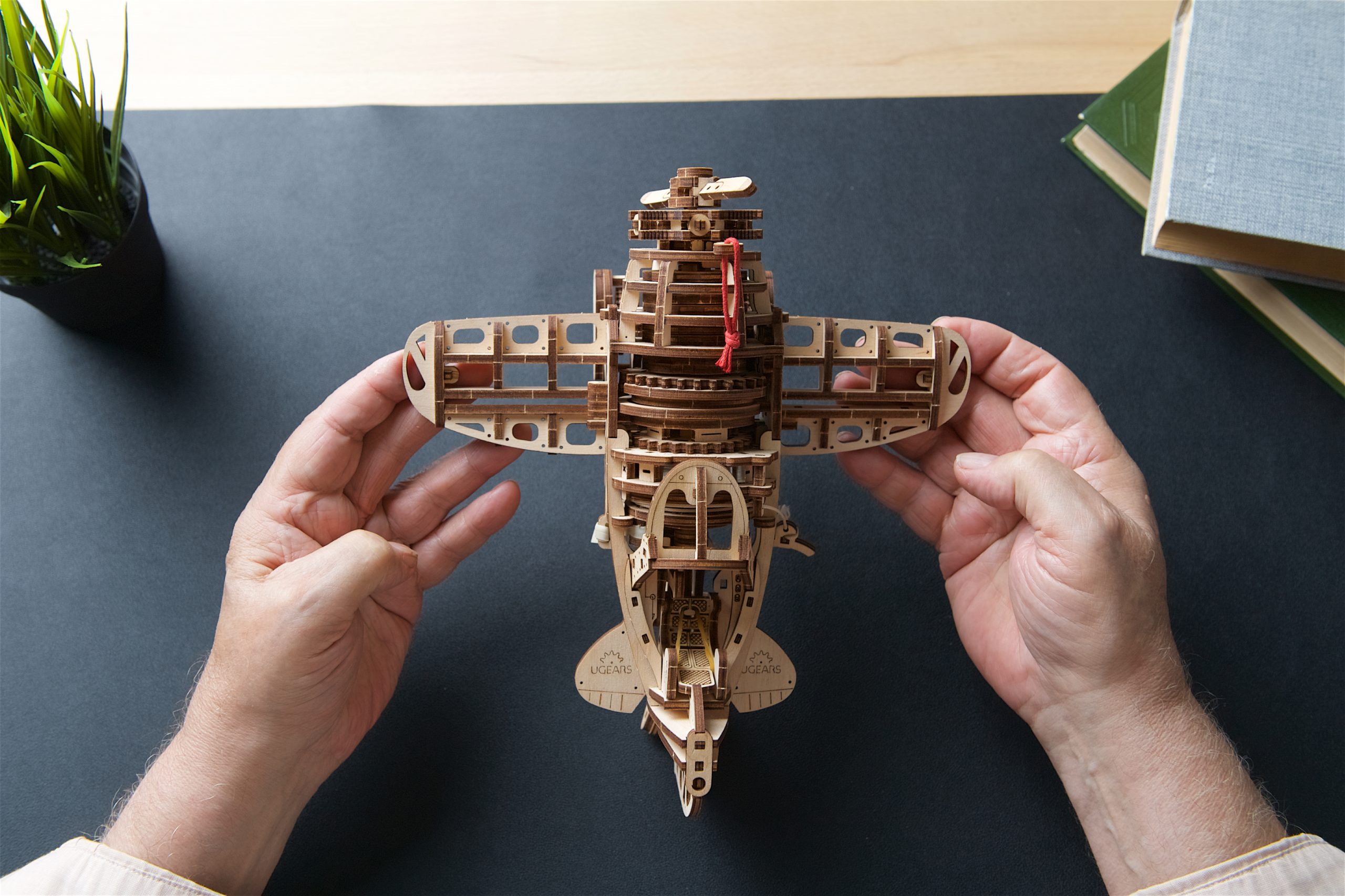 Puzzle mecanic - Mad Hornet Airplane | Ugears - 6