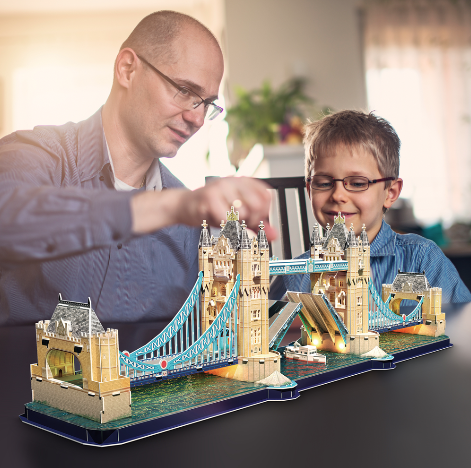 Puzzle 3D led - 222 piese - Tower Bridge | CubicFun - 1