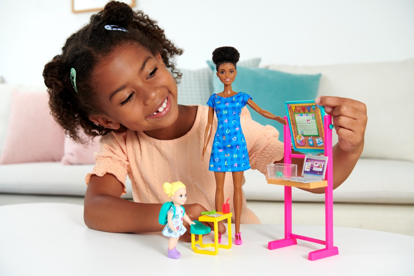 Papusa - Barbie - Set mobilier cu profesoara bruneta | Mattel - 5 | YEO