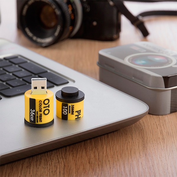 Stick USB 8GB in cutie metalica - Camera and film | Balvi
