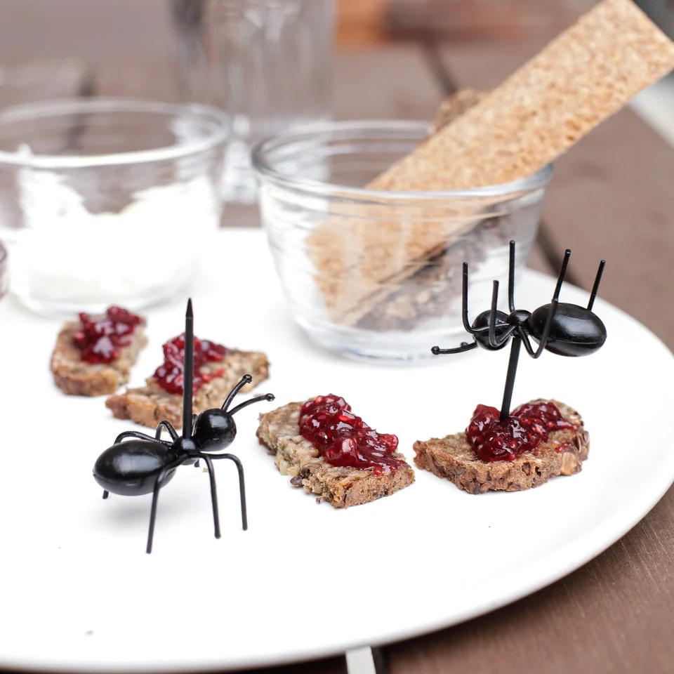 Set 20 accesorii aperitiv - Ants | Kikkerland - 1 | YEO