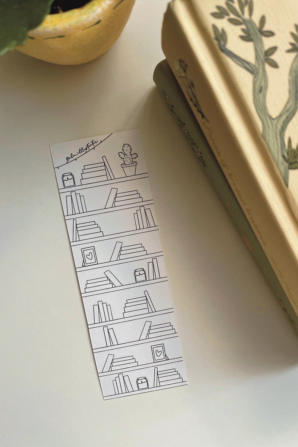 Semn de carte - Doua fete - Reading Tracker | Ale Illustrator - 4 | YEO