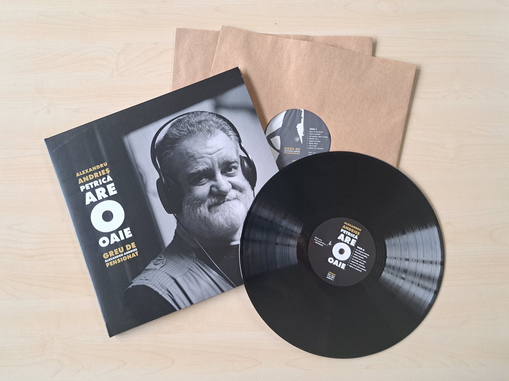 Petrica are o oaie / Greu de pensionat - Vinyl | Alexandru Andries