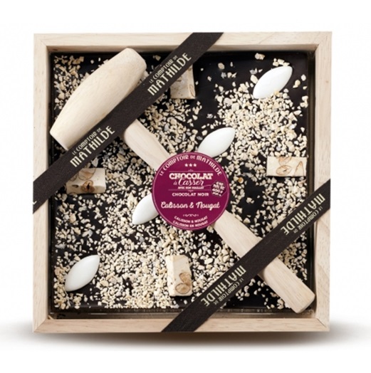 Ciocolata in cutie de lemn Comptoir de Mathilde neagra cu nuga si calissons | Comptoir de Mathilde