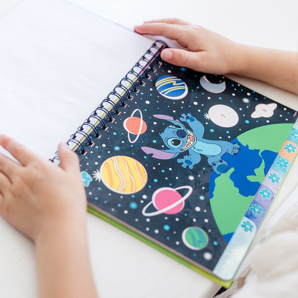 Set creativ - Lipeste pe numere cu abtibilduri - Lilo si Stitch | Totum