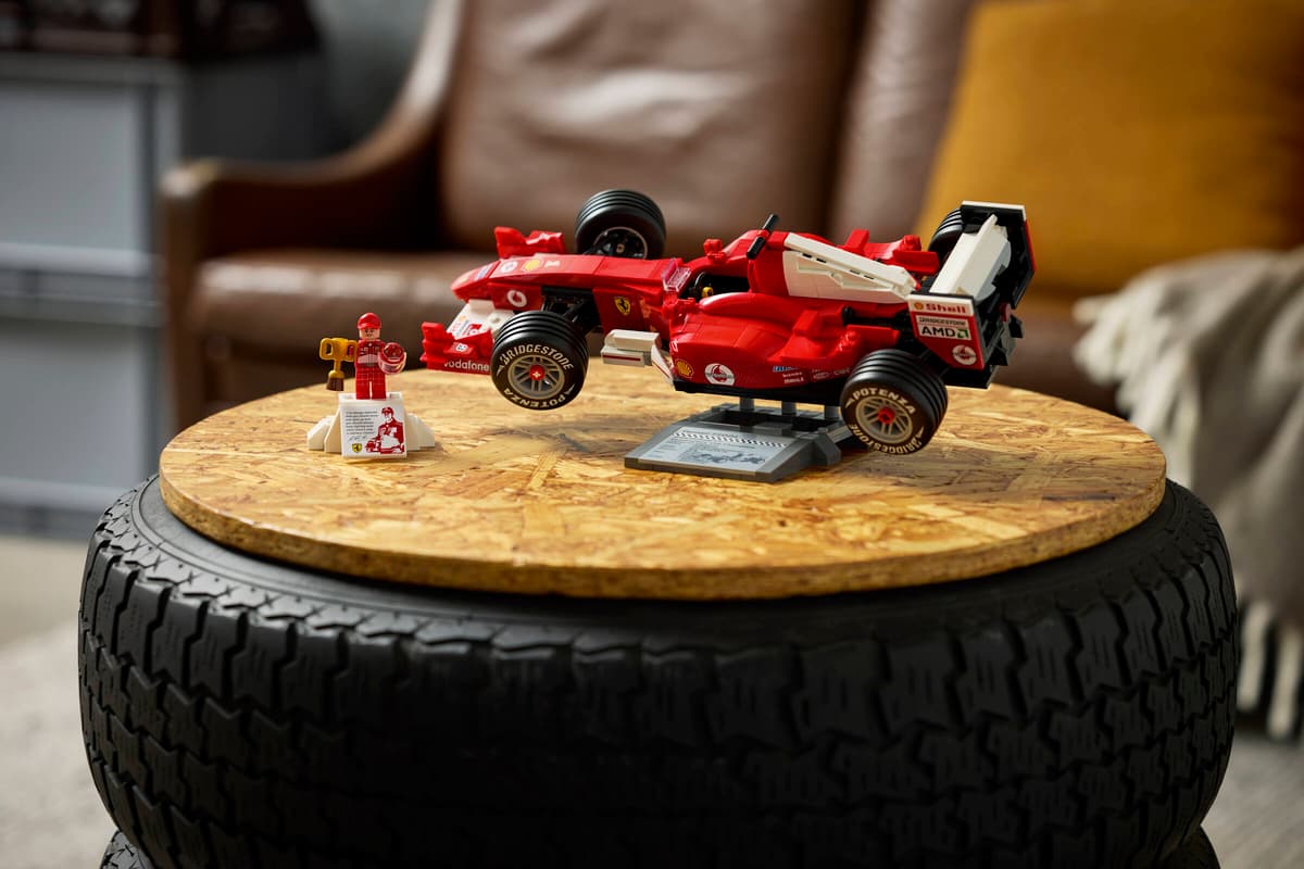 LEGO Icons - Ferrari F2004 and Michael Schumacher (11375) | LEGO - imagine 16