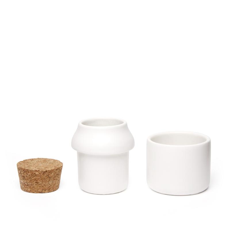 Ustensila mica pentru macinat - Ceramic Grinder and Jar Small White | Kikkerland - 2 | YEO