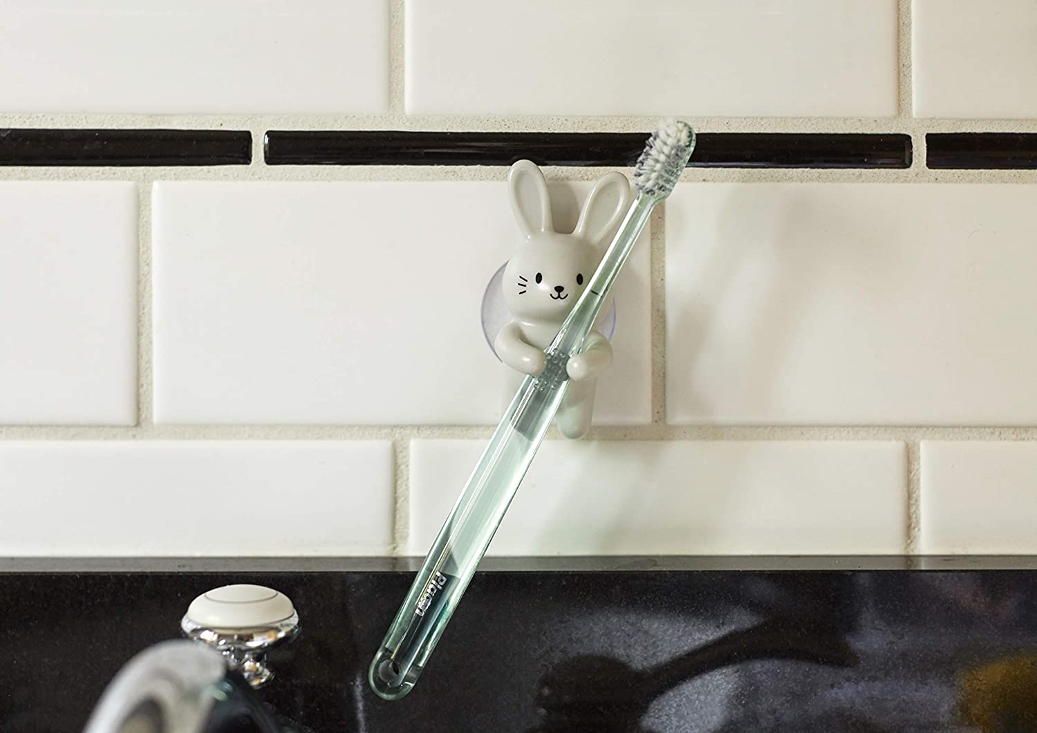 Suport pentru periuta de dinti - Rabbit Toothbrush Holder | Kikkerland - 1 | YEO